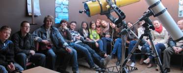 Grupa z G 3 w obserwatorium